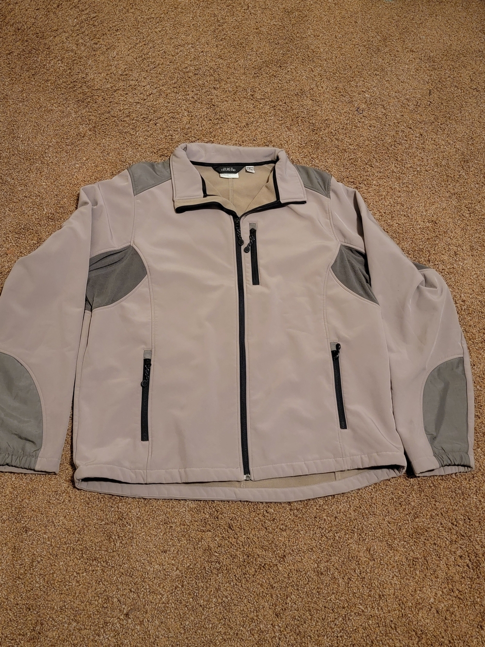 Men's Light Gray Softshell Jacket with Contrast Panels